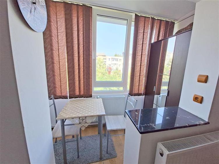 Apartament cu 2 camere nedecomandat, mobilat în Milcov