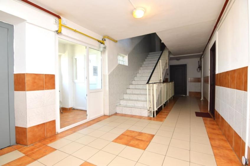 Apartament cu 2 camere decomandat, mobilat în Calea Călărașilor