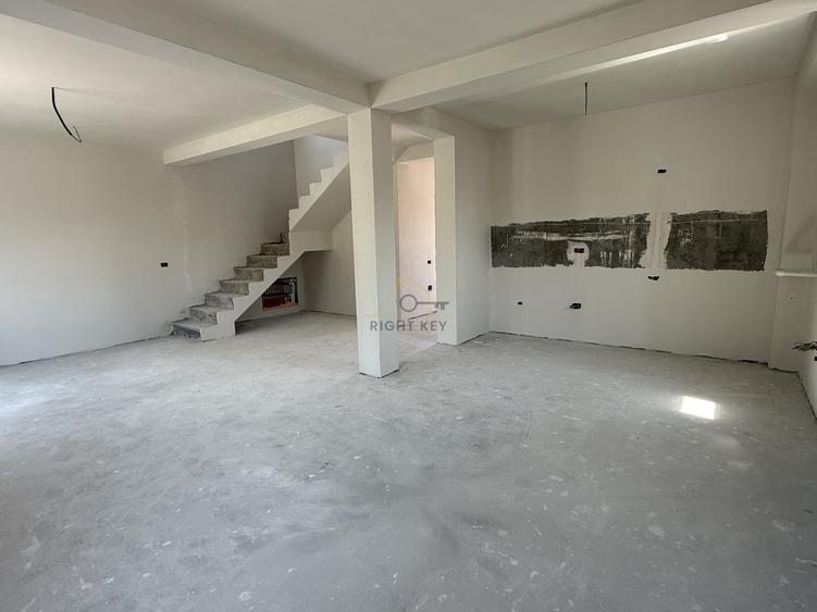 Casă individuală cu 5 camere cu Canalizare în Dragomirești-Vale