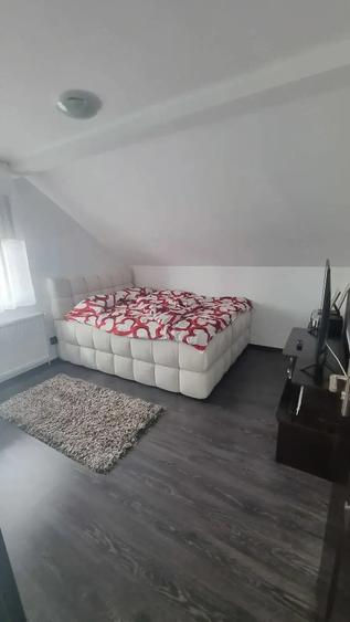 Casă cu Teren 5680 Mp în Călata