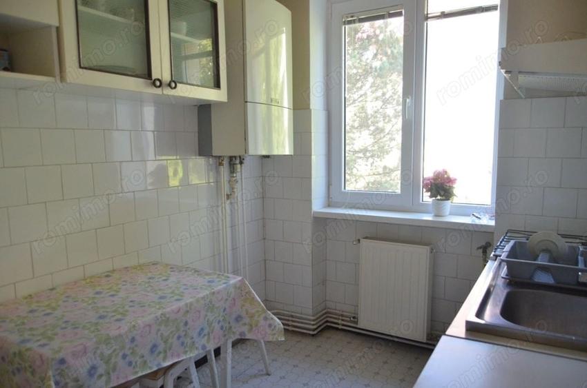 Apartament cu 2 camere decomandat în Predeal