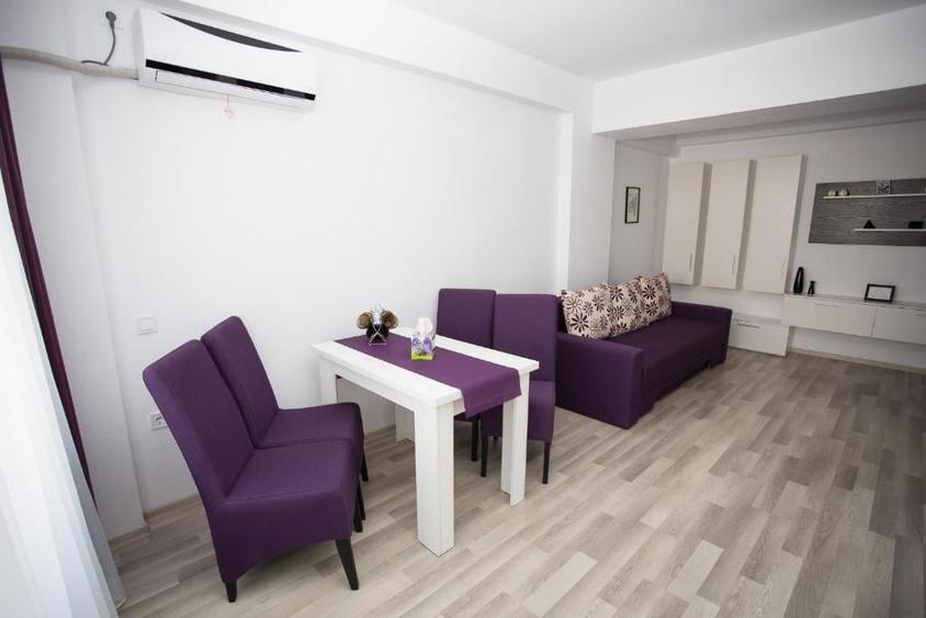 Apartament cu 2 camere decomandat, mobilat în Mamaia