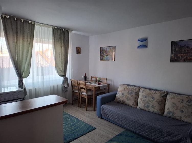 Casă cu 2 camere cu Teren 317 Mp în Schei