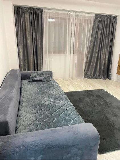 Apartament cu 5 camere decomandat în Central