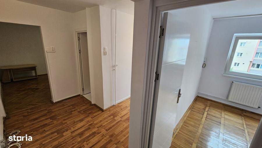 Apartament cu 3 camere în Semicentral