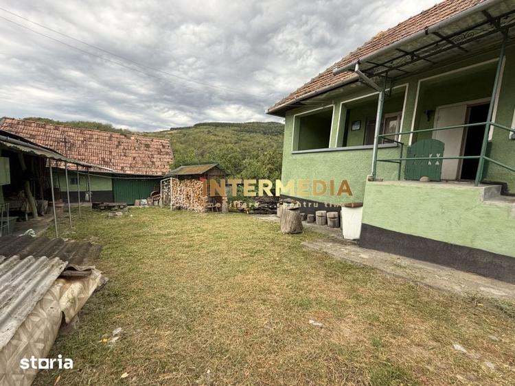 Casă cu 3 camere cu Teren 1375 Mp în Cricău