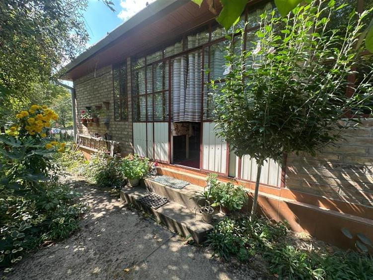 Casă individuală cu 3 camere cu Canalizare în Exterior Est
