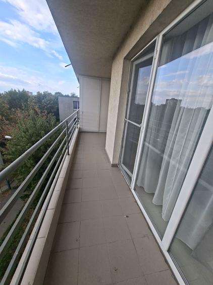 Apartament cu 2 camere semidecomandat în Craiovei