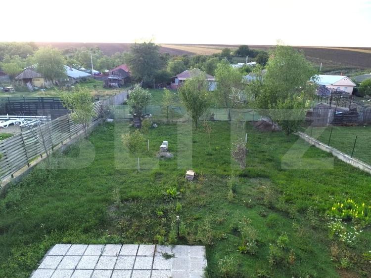 Casă individuală cu 4 camere cu Canalizare în Bogonos
