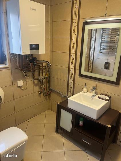 Casă cu 7 camere decomandat cu Teren 120 Mp în Floreasca