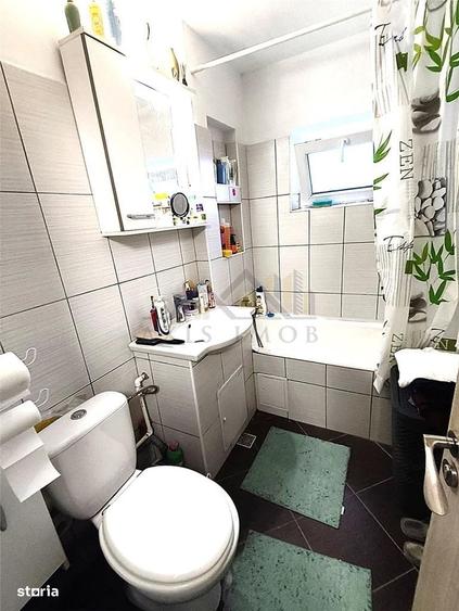 Apartament cu 3 camere semidecomandat, mobilat în Micro 3