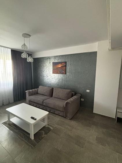 Apartament cu 2 camere semidecomandat, mobilat în Nord