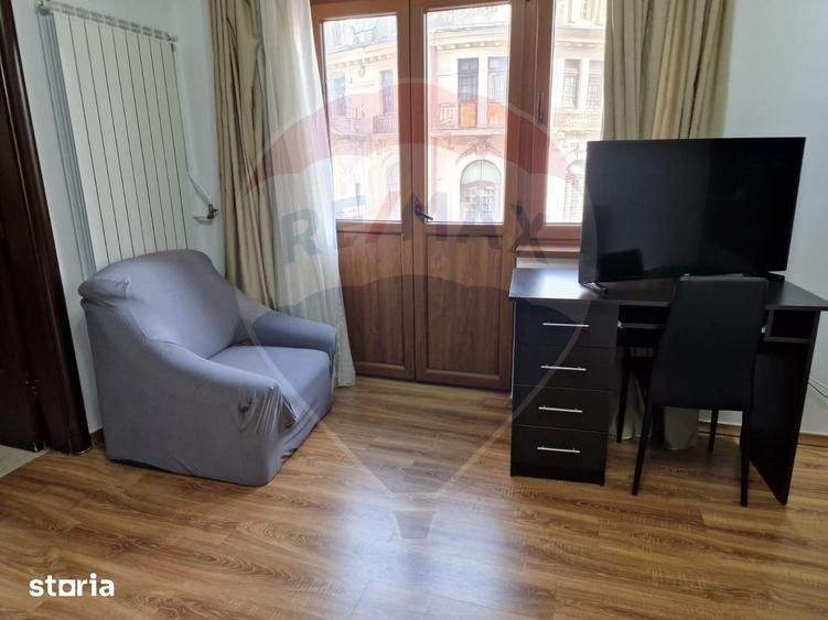 Garsonieră decomandată în Romană