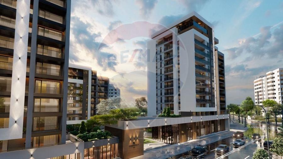 Apartament cu 4 camere decomandat în Răcădău