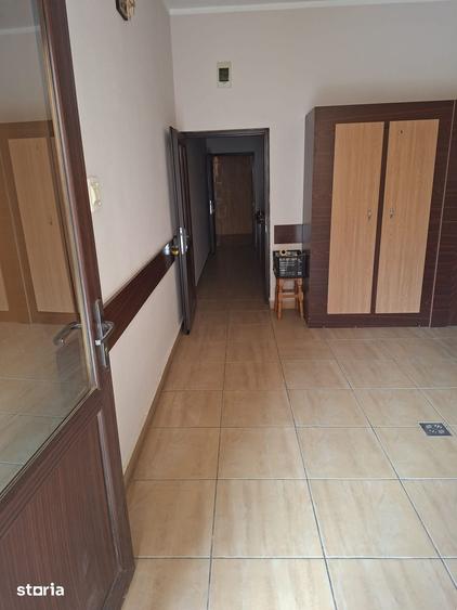 Casă cu 8 camere cu Teren 410 Mp în Central