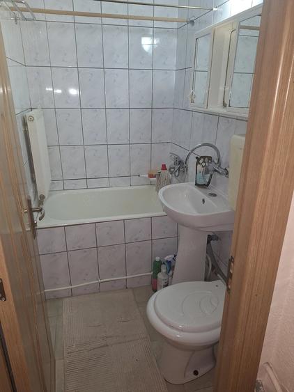 Apartament cu 2 camere semidecomandat în Săsar