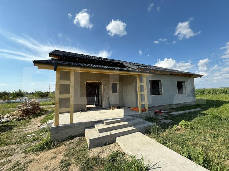 Casă individuală cu 4 camere cu Teren 402 Mp în Ișalnița