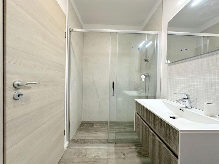 Duplex cu 4 camere cu Canalizare în Dumbrăvița