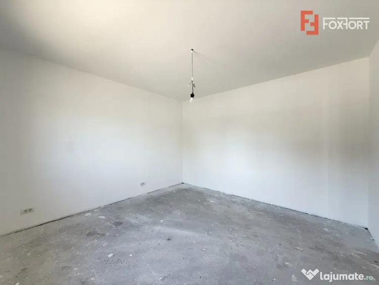 Casă cu 5 camere cu Teren 583 Mp în Săcălaz