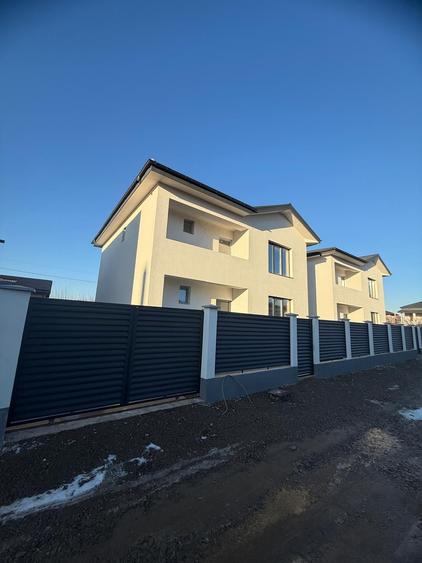 Apartament cu 5 camere decomandat în Bragadiru