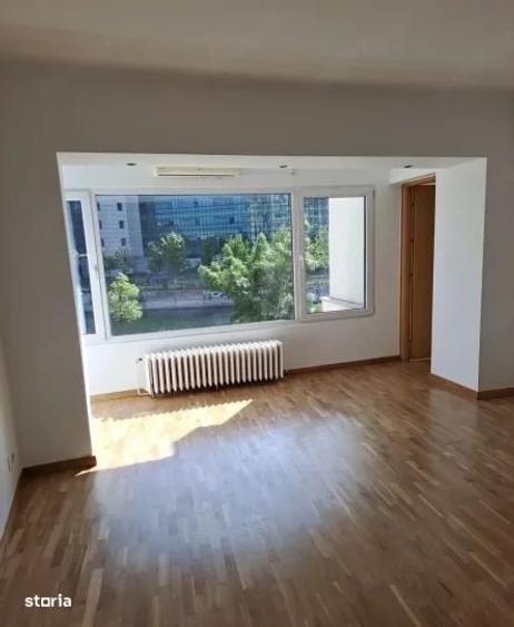 Apartament cu 4 camere semidecomandat în Unirii