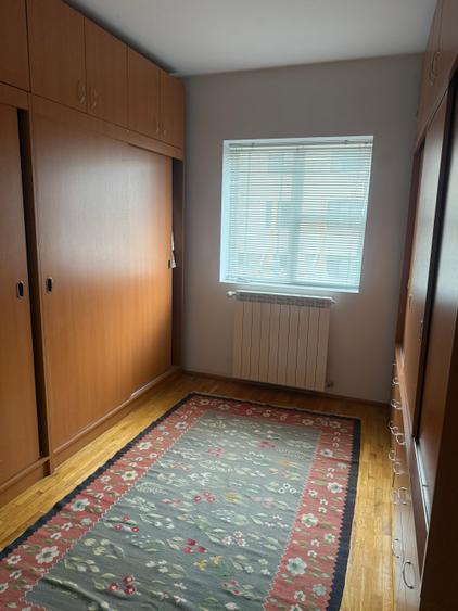 Duplex cu 7 camere cu Canalizare în Băneasa