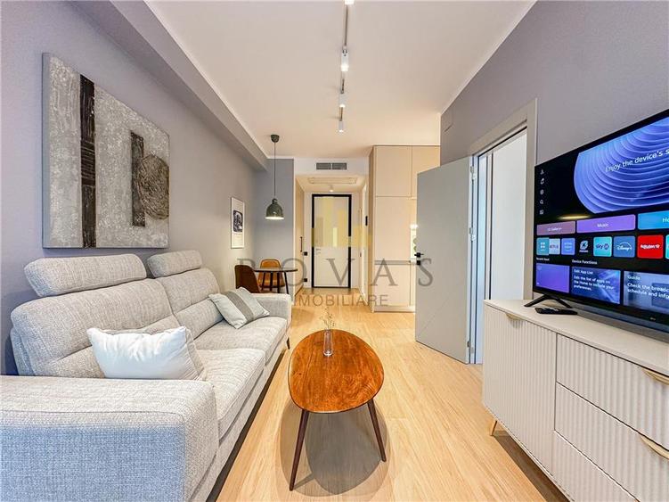 Apartament cu 2 camere semidecomandat, mobilat în Floreasca