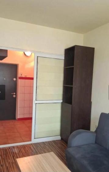 Garsonieră semidecomandată în Far