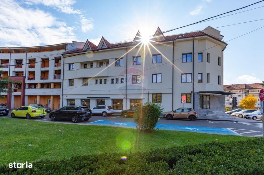 Spațiu comercial, de 1,200 mp, în Central