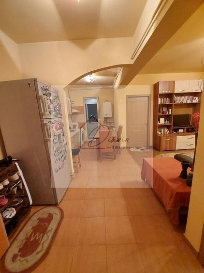 Apartament cu 2 camere semidecomandat, mobilat în Nord-Est