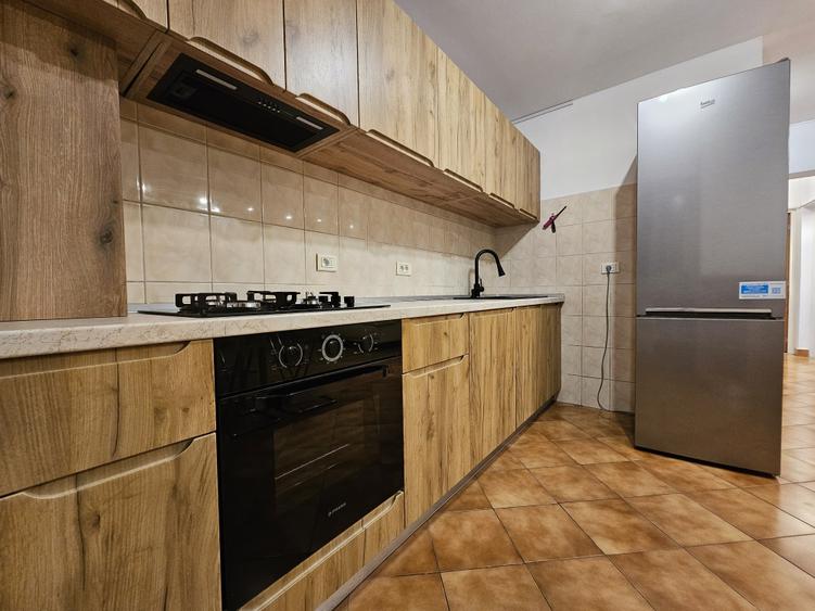 Apartament cu 2 camere semidecomandat, mobilat în 13 Septembrie