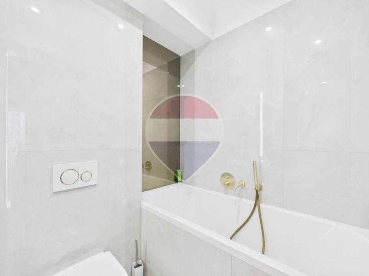 Apartament cu 3 camere decomandat în Periferie