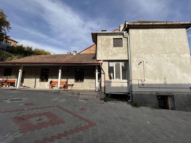 Casă cu 4 camere în Iernuțeni