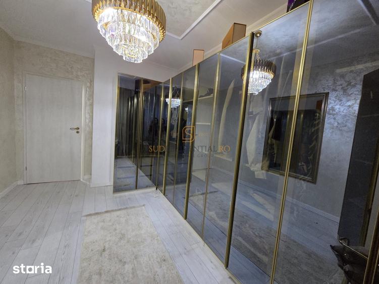 Apartament cu 4 camere decomandat în Metalurgiei