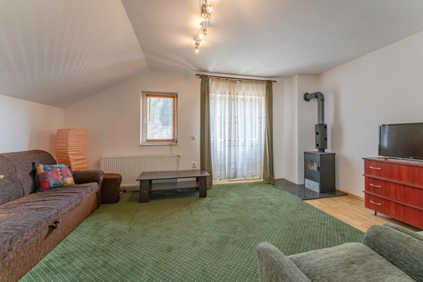 Duplex cu 6 camere cu Canalizare în Brebina