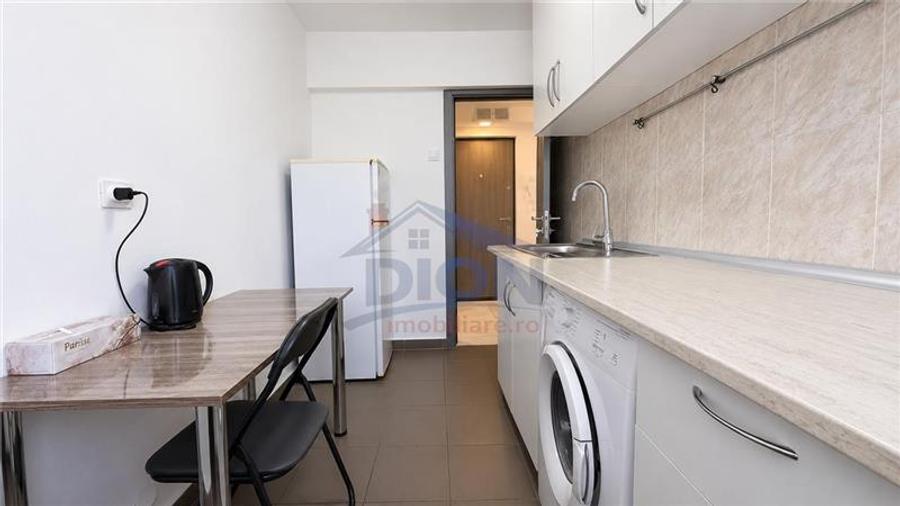 Apartament cu 3 camere semidecomandat, mobilat în Cantemir