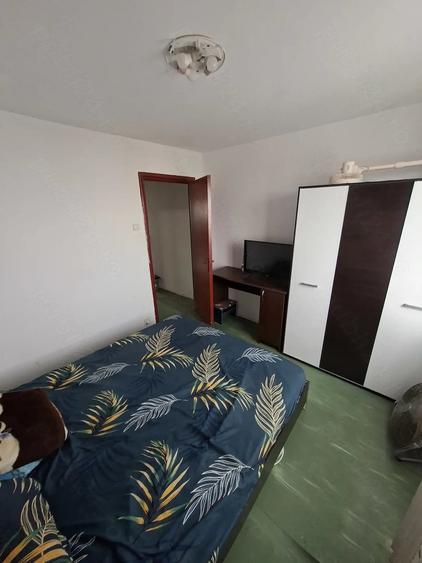 Apartament cu 2 camere decomandat în Titan