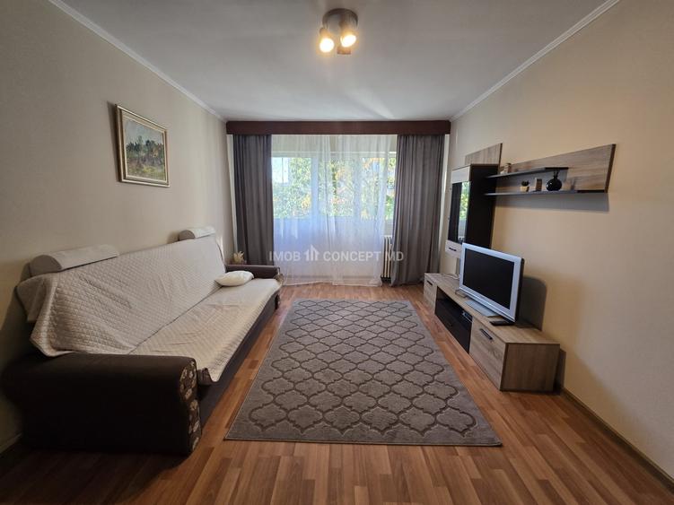Apartament cu 3 camere decomandat, mobilat în P-ța Mihai Viteazu