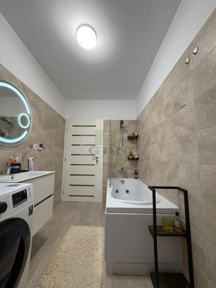 Apartament cu 3 camere semidecomandat, mobilat în Șelimbăr