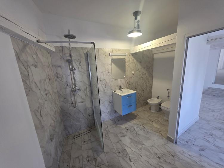 Casă cu 4 camere cu Teren 252 Mp în Sârbi