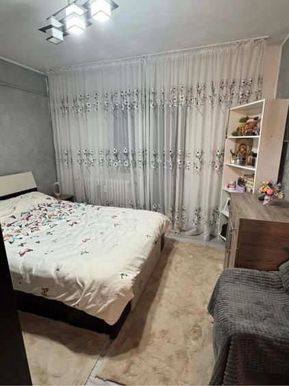 Apartament cu 2 camere decomandat în Rovine