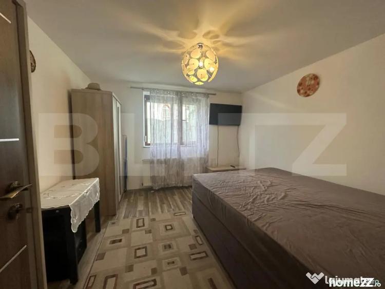 Casă cu 7 camere cu Canalizare în Central