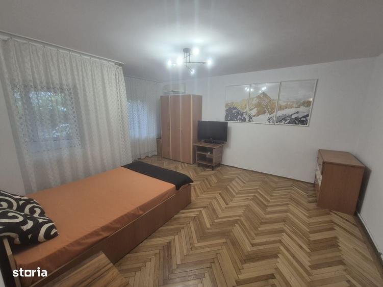 Garsonieră decomandată în Drumul Sării