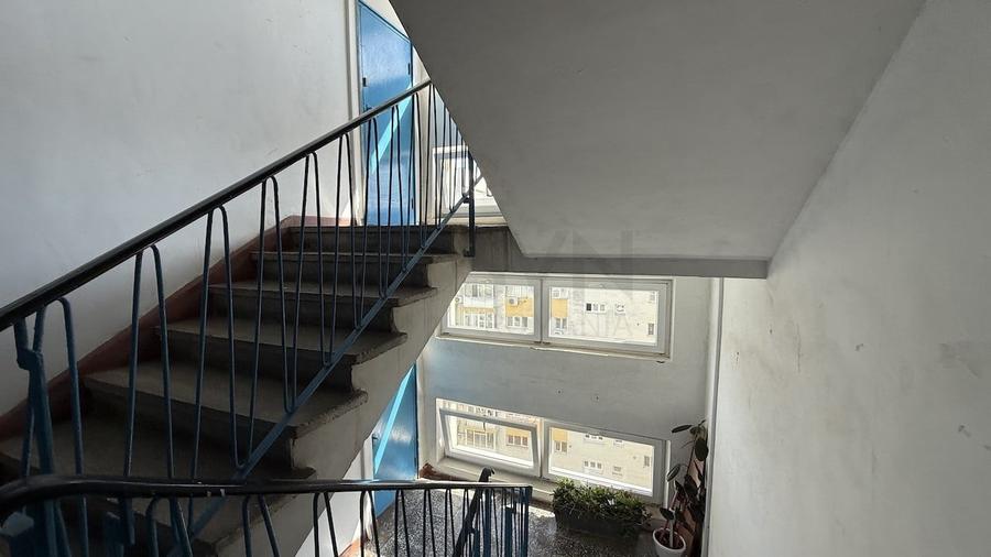 Apartament cu 2 camere decomandat în Tei
