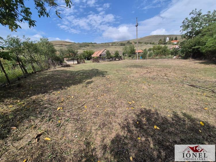 Casă individuală cu 3 camere cu Teren 1700 Mp în Henig
