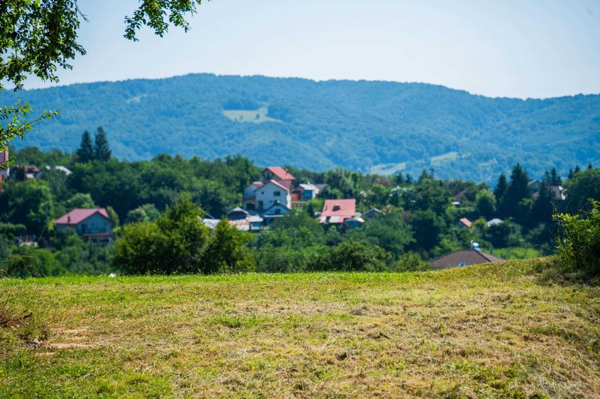 Teren de 1500 mp, în Vălenii de Munte