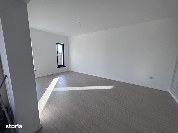 Casă cu 3 camere cu Teren 391 Mp în Ștefănești