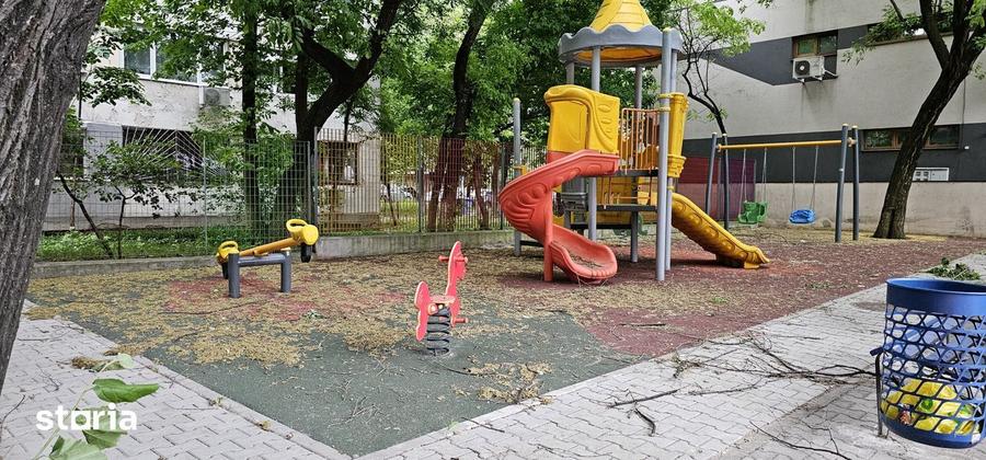 Apartament cu 4 camere în Berceni