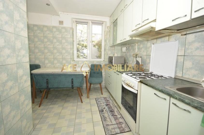 Apartament cu 4 camere decomandat, mobilat în Drumul Taberei