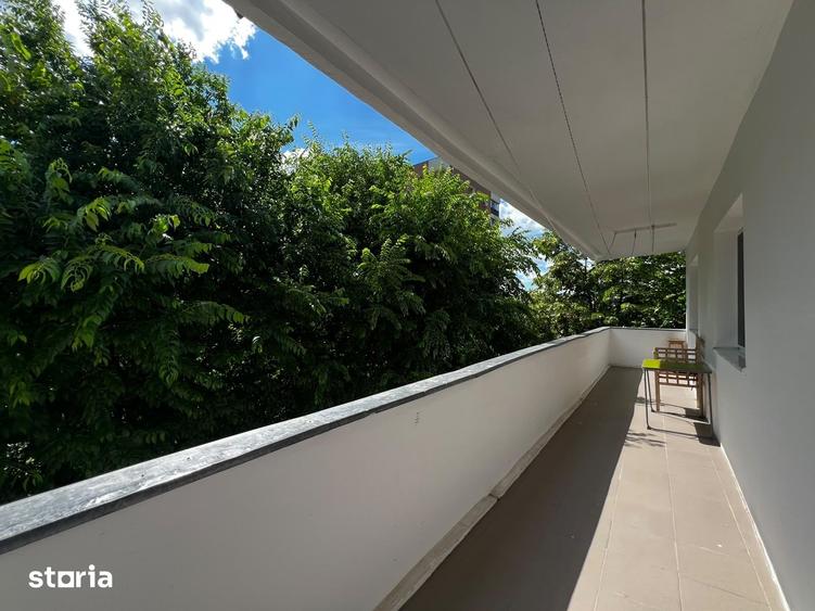 Apartament cu 3 camere decomandat în Nicolina